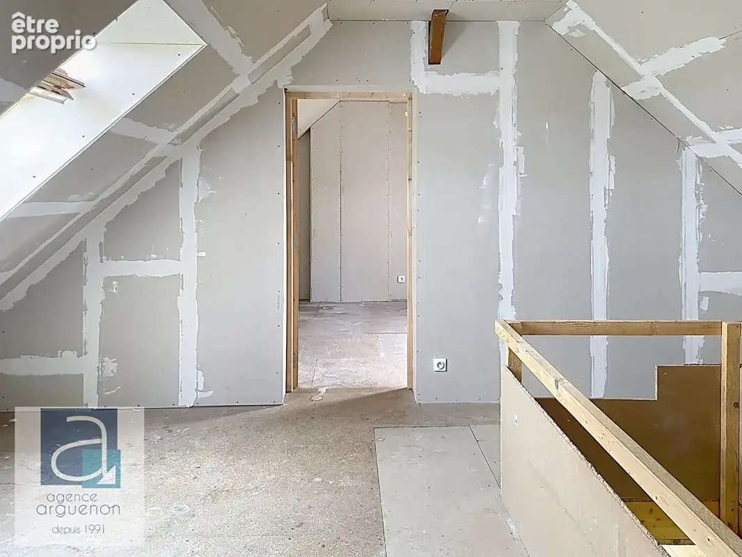 Entre Dinan et Broons - Bourg, Maison indépendante, beau potentiel! - photo 3
