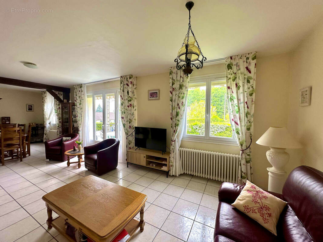 Maison à SAINT-MARCEL