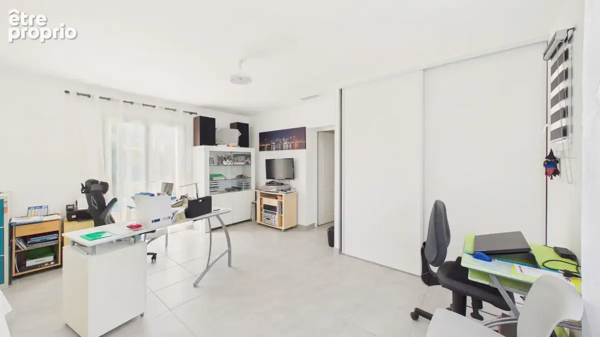 Saint-Laurent-des-Arbres , Villa de plain-pied 136 m² . 3 chambres . Piscine . Garage - photo 19