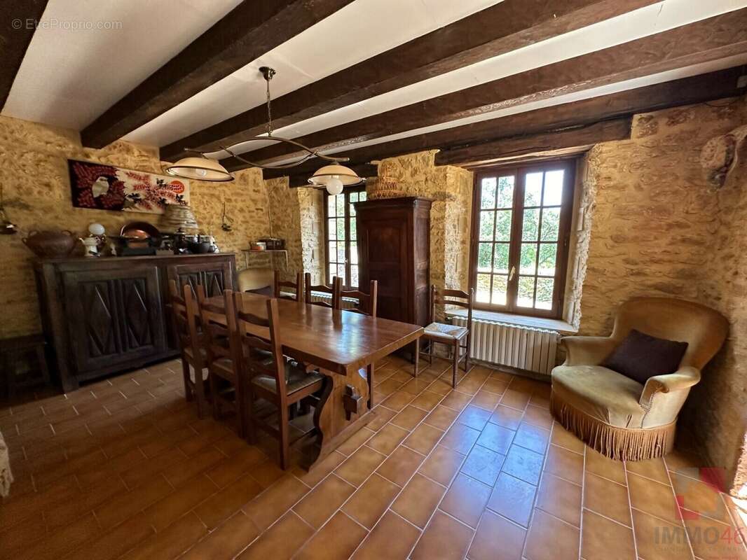 Maison à FRAYSSINET-LE-GELAT