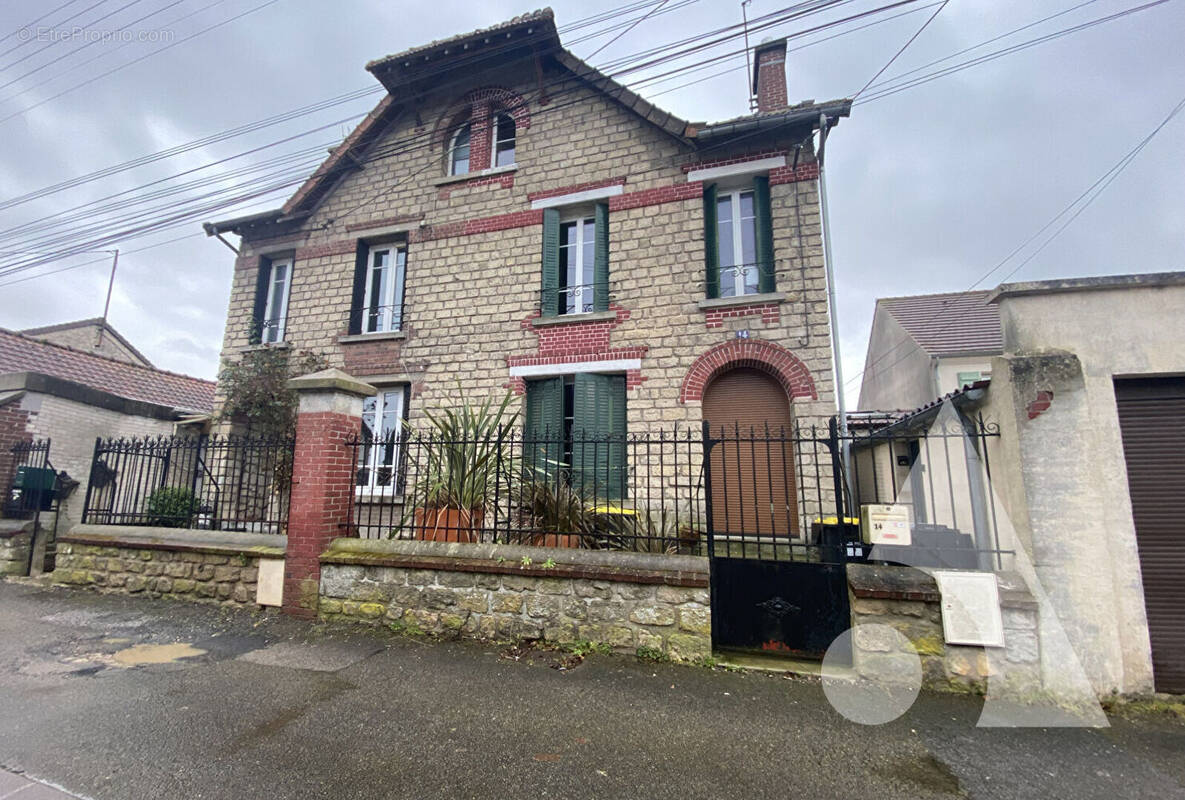 Maison à CREPY-EN-VALOIS