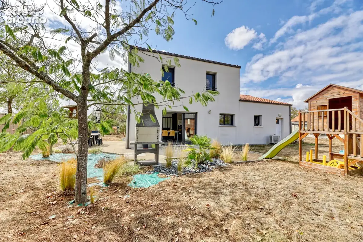 Maison à LA BOISSIERE-DE-MONTAIGU