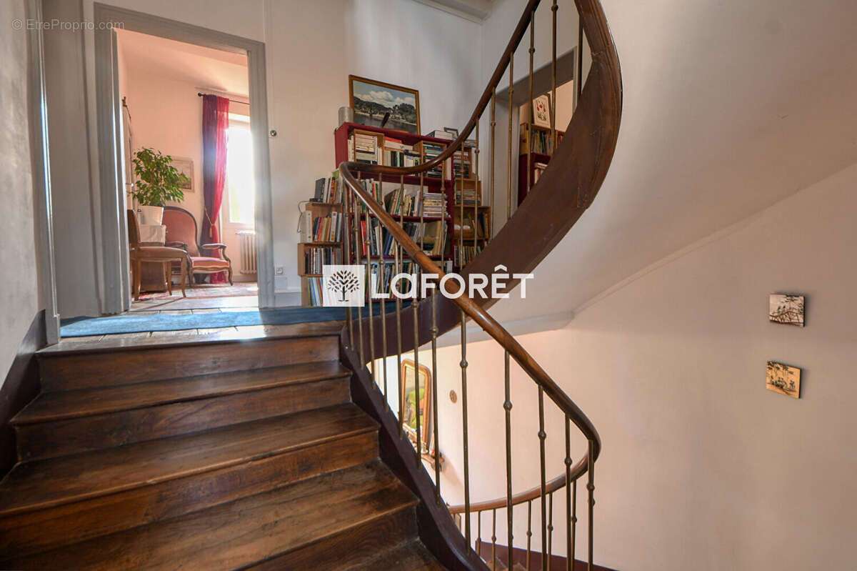 Belle propriété du XVIIème siècle avec charme, volumes et potentiel exceptionnel à vendre à Gaillac - photo 8