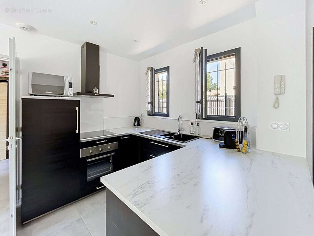 Villa contemporaine de 2017, séjour de 38m2 sur terrasse orientée sud, 3 chambres - photo 3