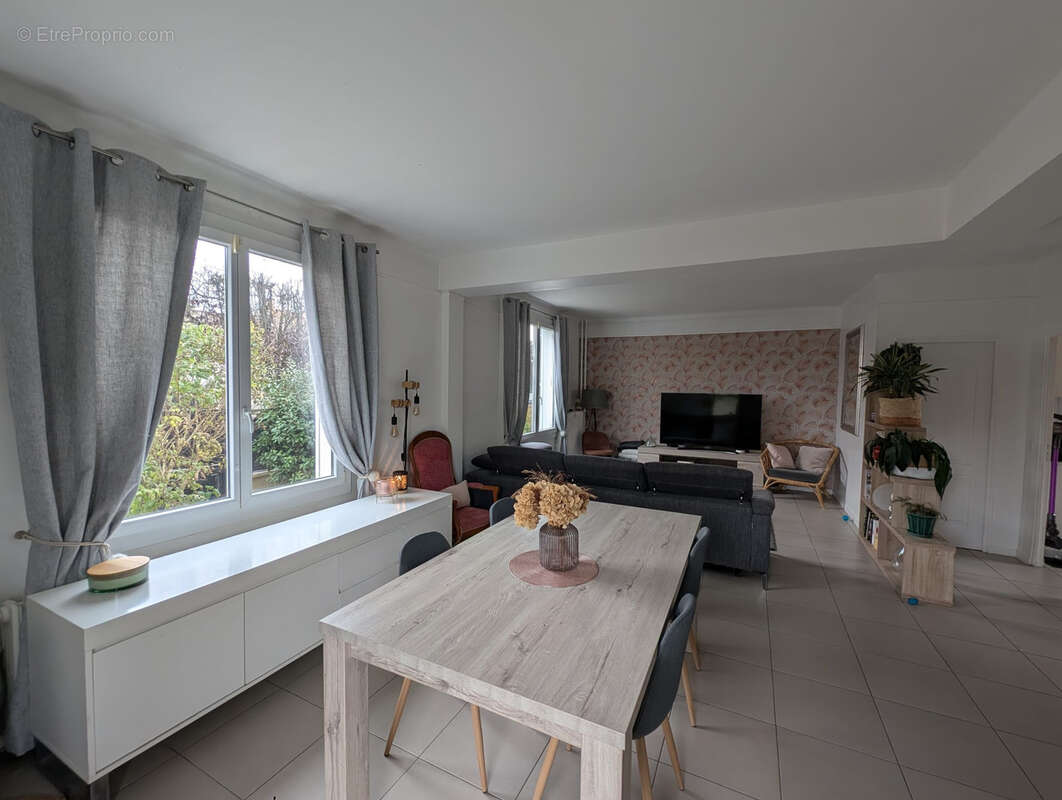 Maison à SAVIGNY-SUR-ORGE