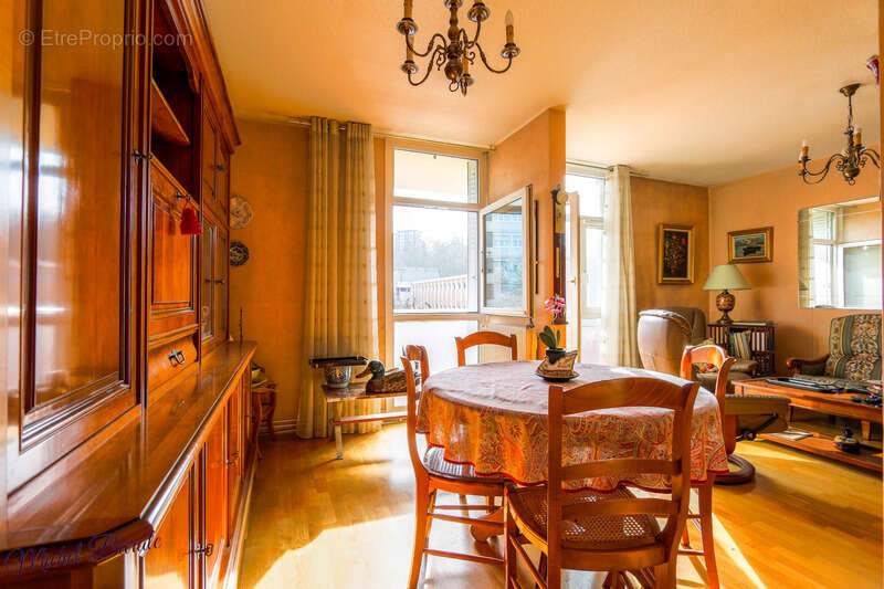 Appartement à LYON-9E
