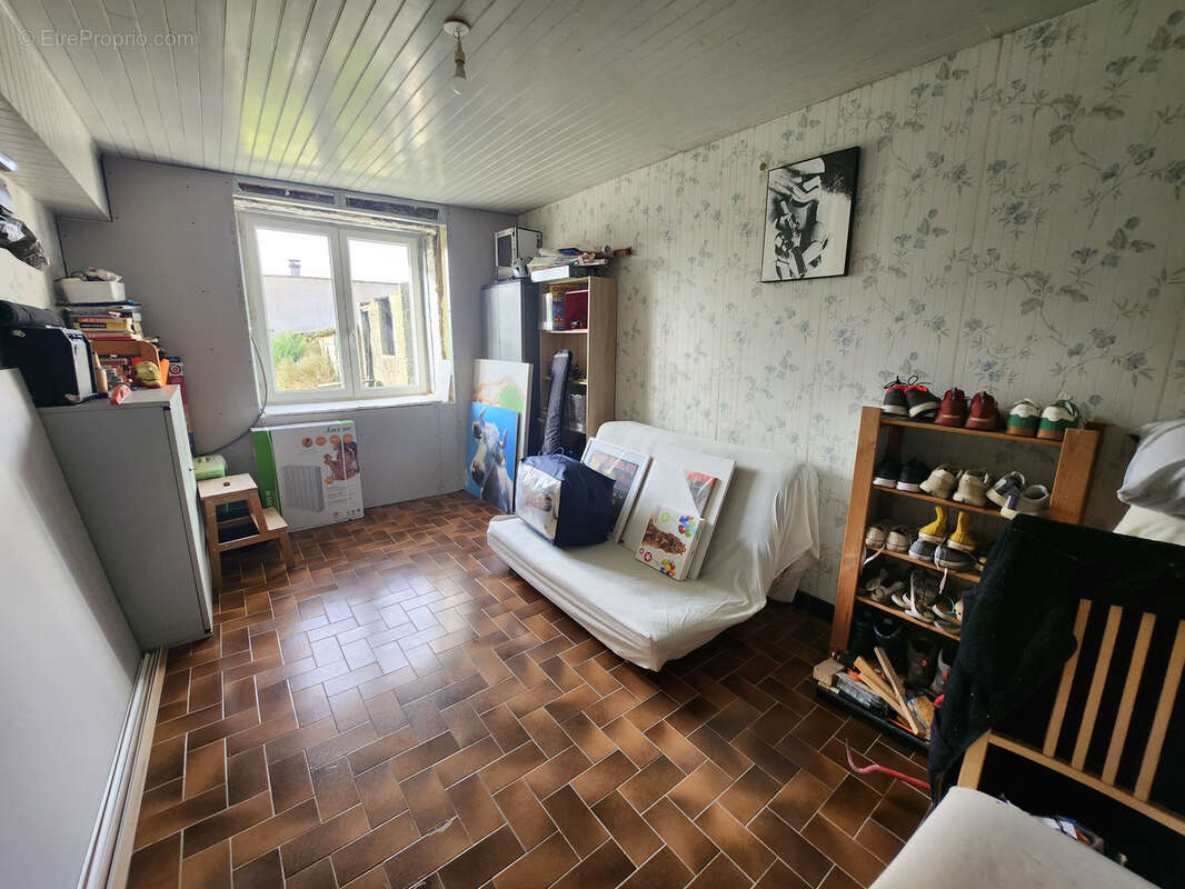 Maison en pierre avec dépendances et fort potentiel - photo 12