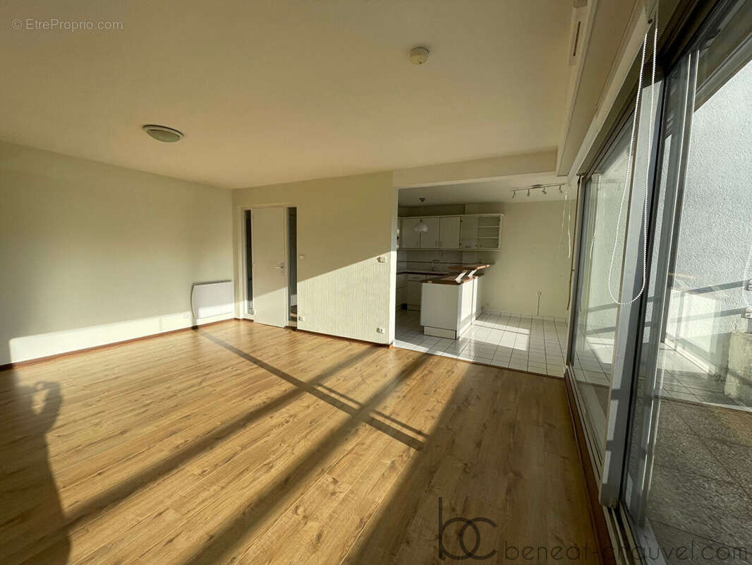 Appartement T3 83 m² à Vannes Centre -Plein Sud -Garage Fermé - photo 3