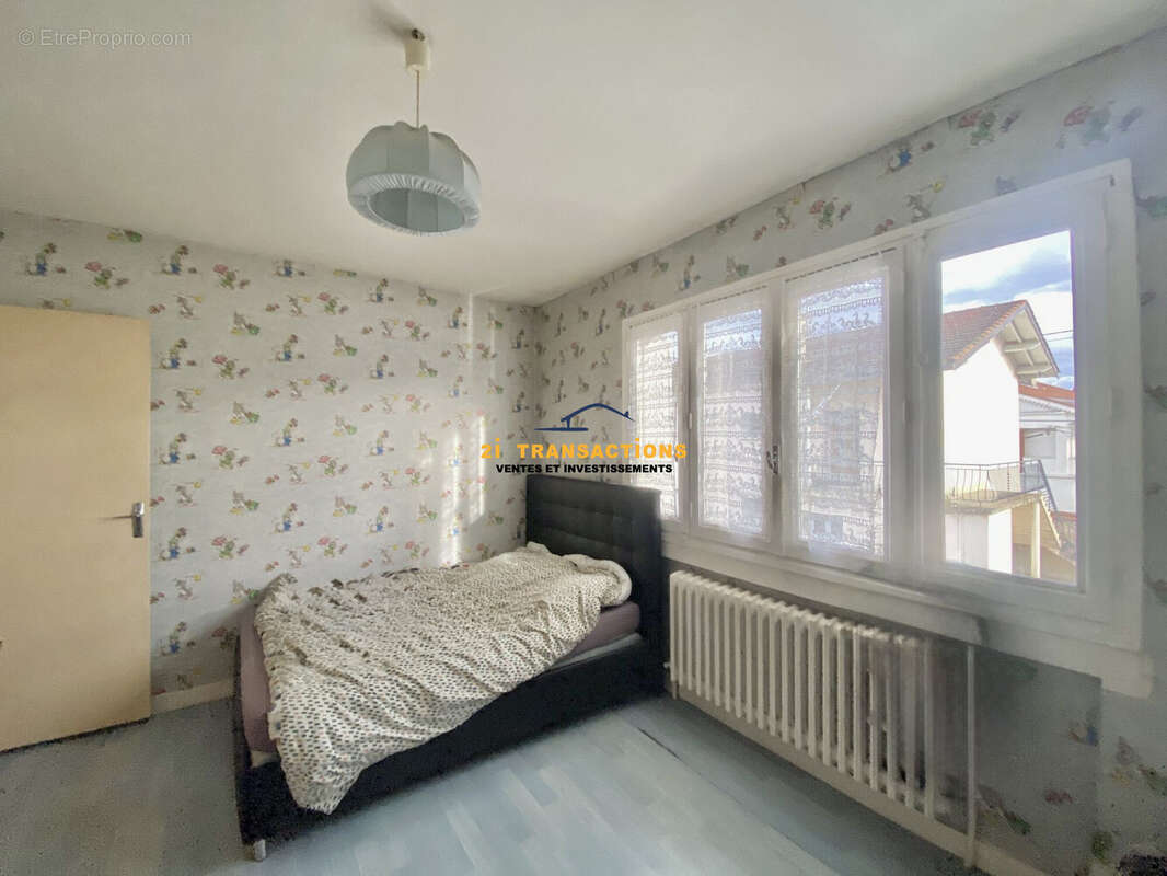 Appartement à SURY-LE-COMTAL