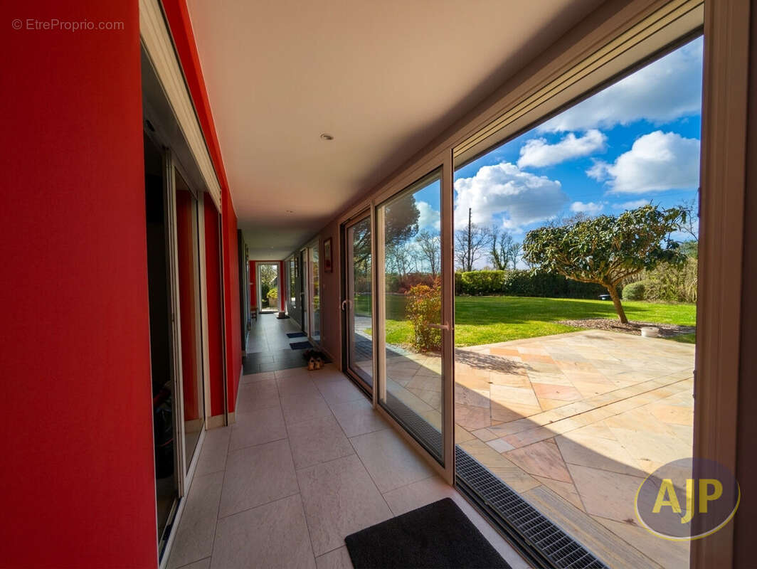 LEGÉ- Villa avec piscine intérieure ! - photo 15