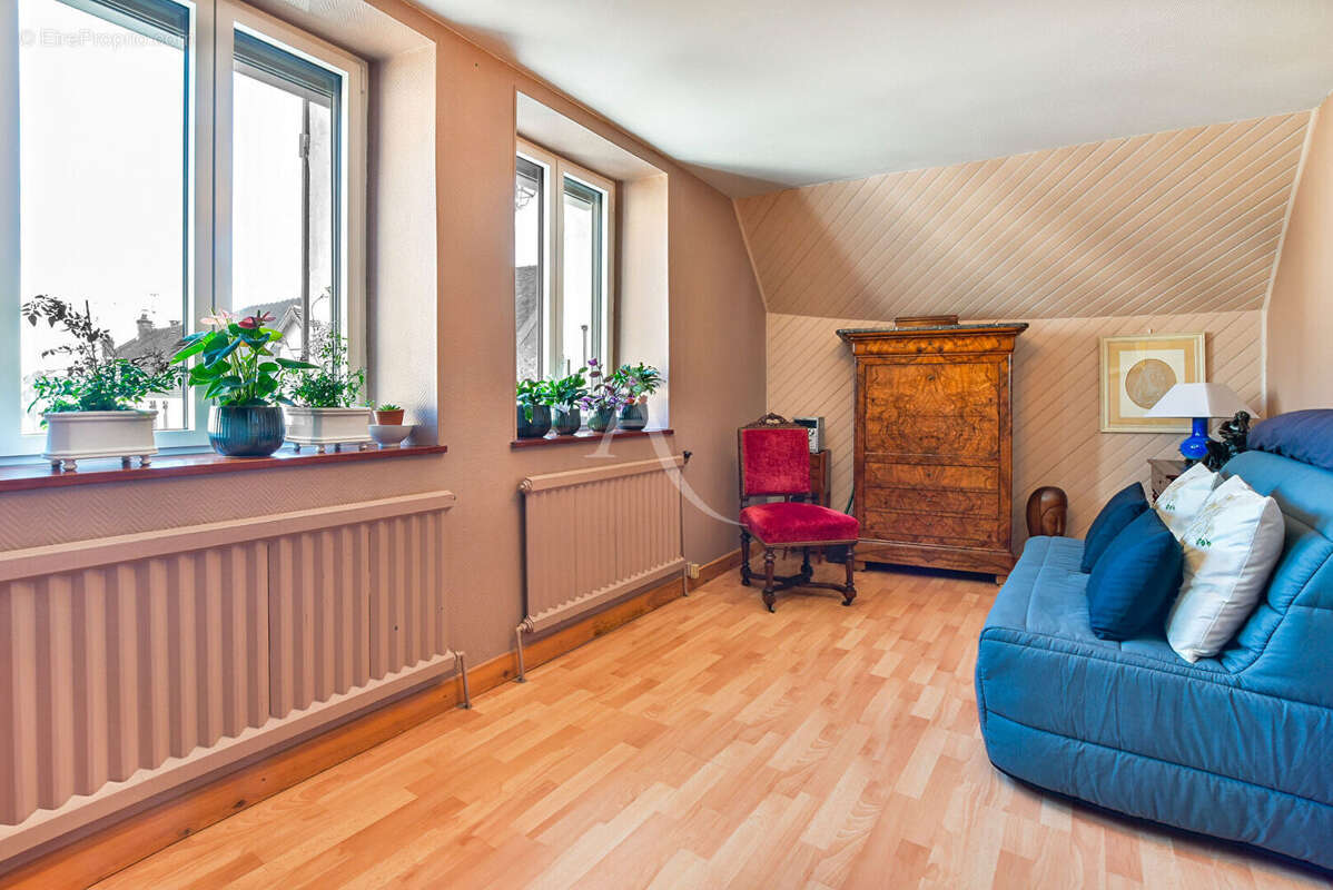 Maison à LE CHATELET-EN-BRIE