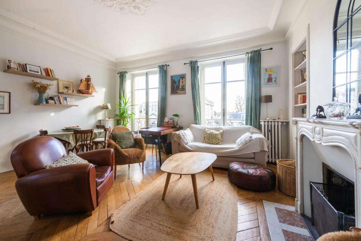 Appartement à VILLE-D'AVRAY