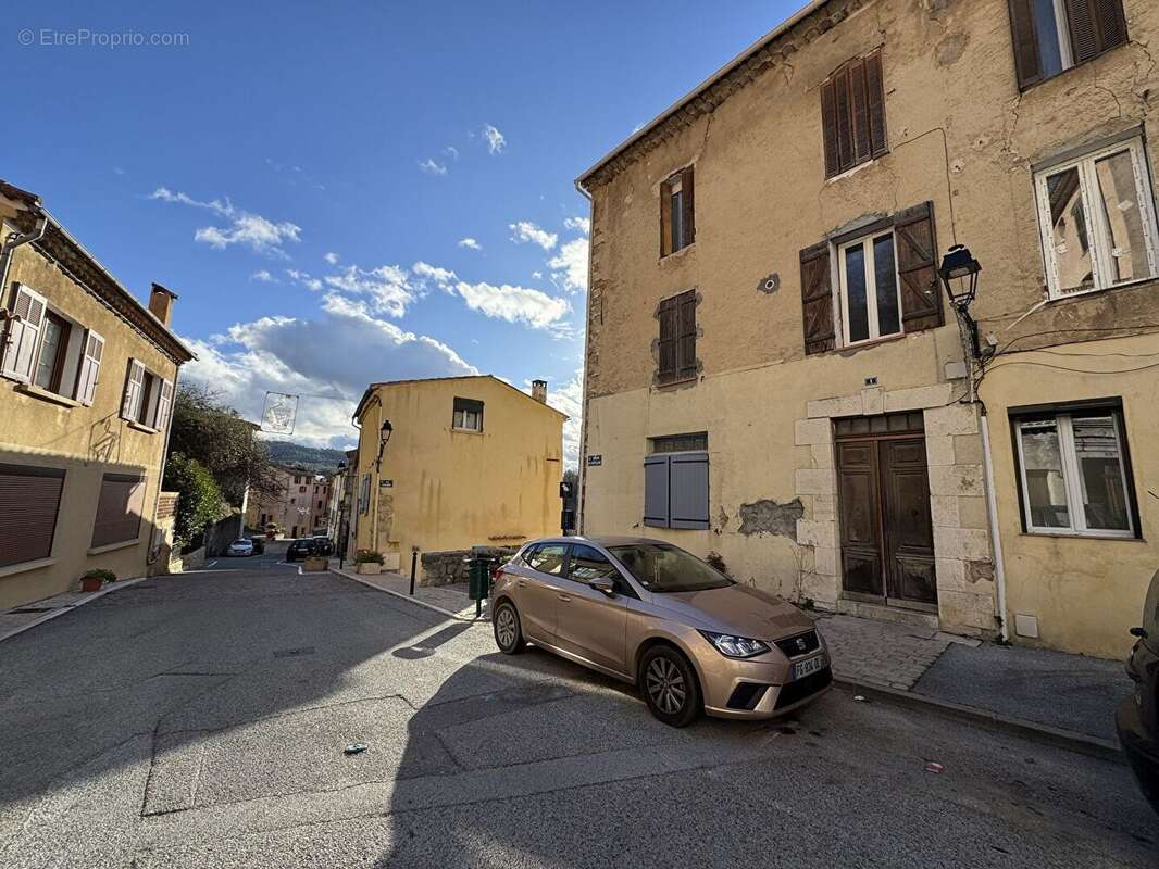 Appartement à MONTFERRAT