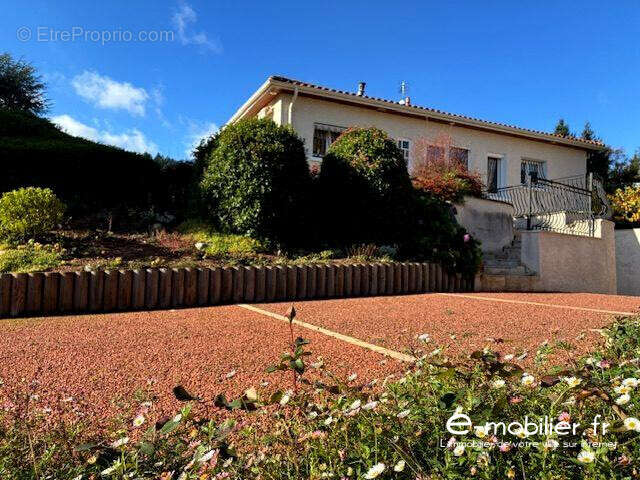 Maison à SAINT-ALBAN-LES-EAUX