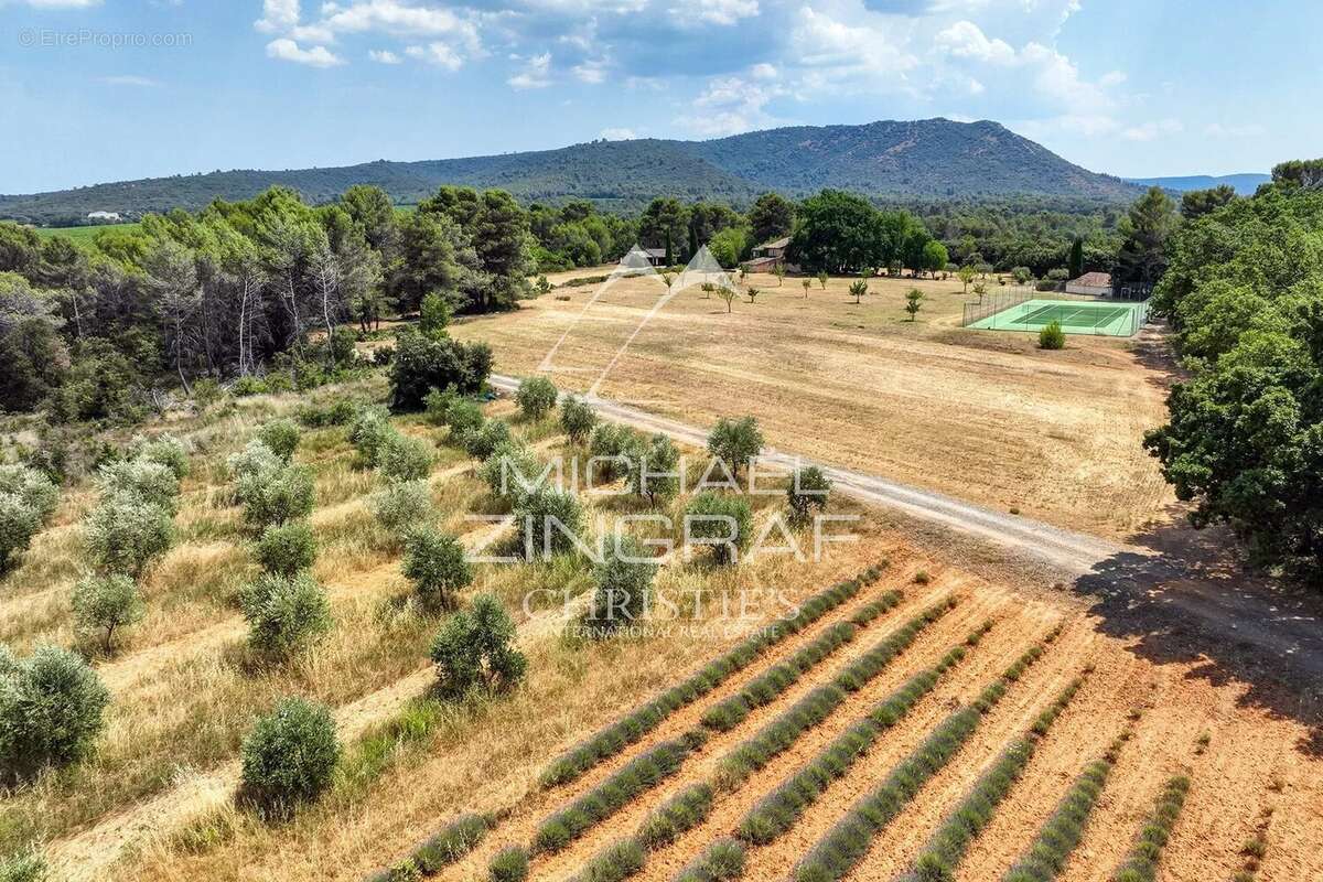 À 30 minutes d'Aix-en-Provence – Authentique bastide du XIXᵉ siècle au cœur d'un domaine de plus de 5 hectares - photo 15