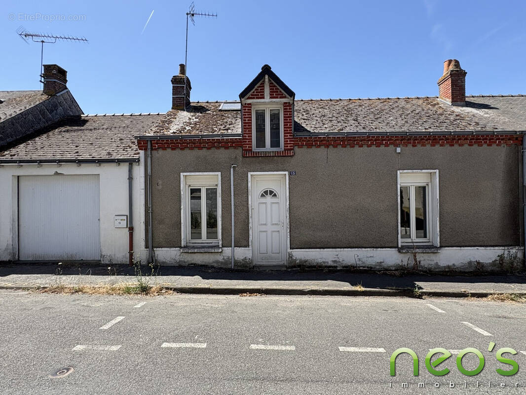 Maison à SAINT-MACAIRE-EN-MAUGES