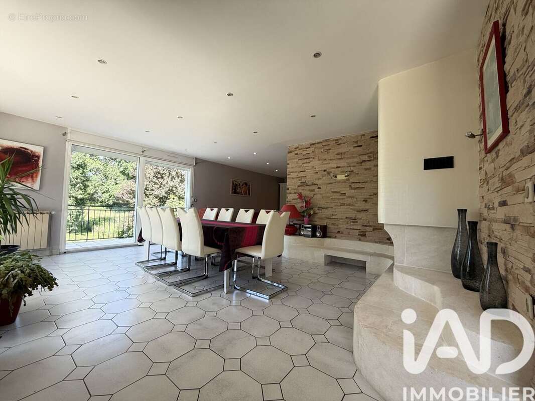 Photo 4 - Maison à PERONNAS
