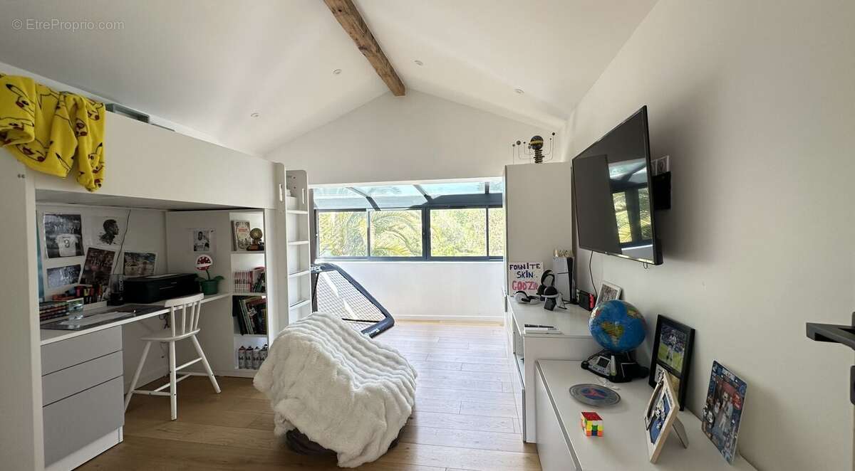 Lieu exceptionnel de 15 hectares dont 3 hectares d'etang pour cette propriete de 322 m2 - photo 24