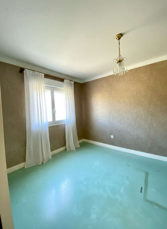 SOUS COMPROMIS -Maison agréable type T4/5 dans un quartier calme - photo 10