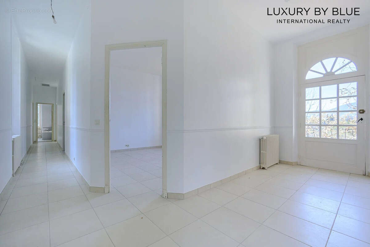 Maison à MOUGINS