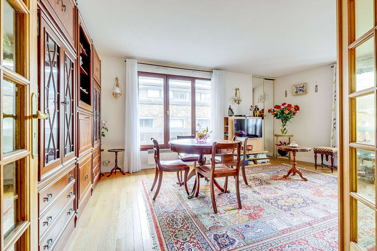 Appartement à PARIS-20E
