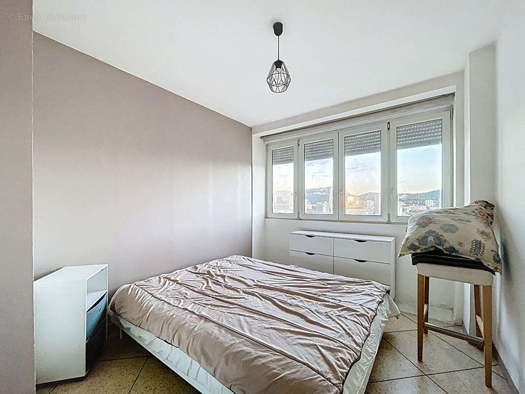 Appartement à MARSEILLE-9E