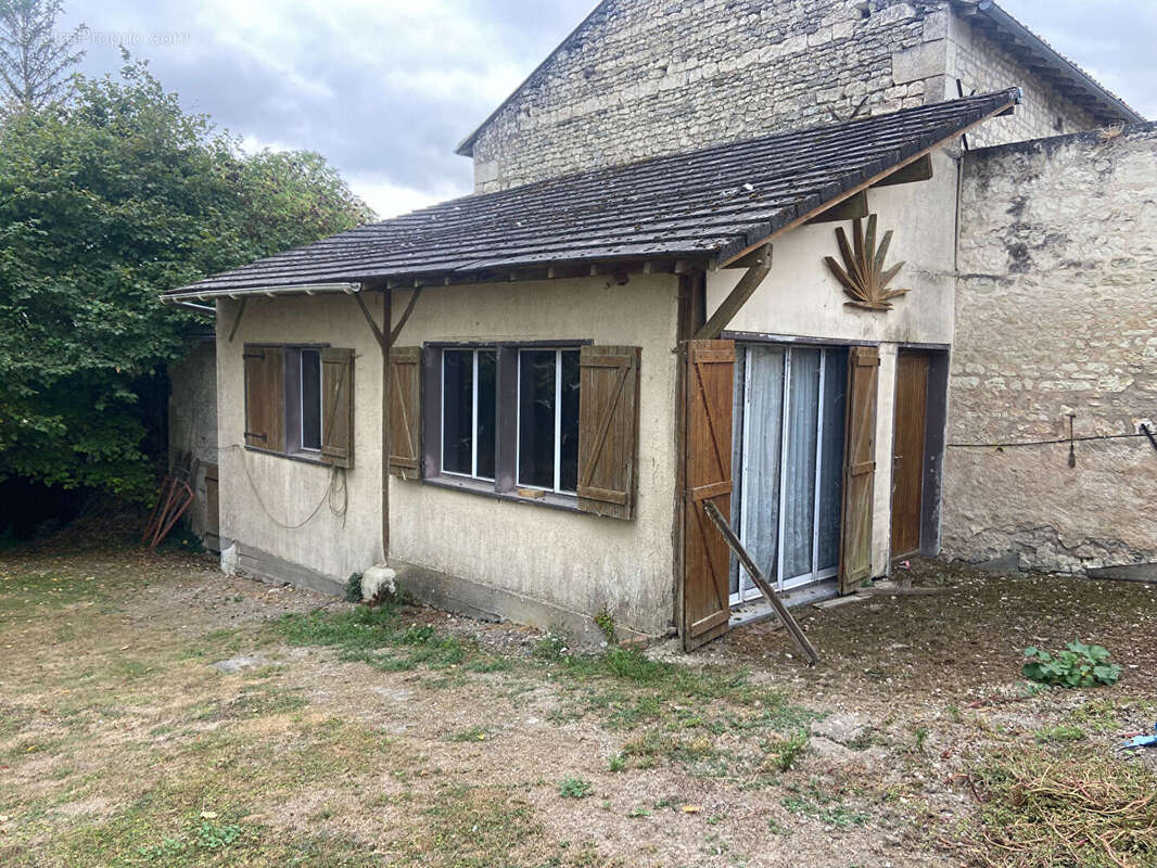 Maison à SAVIGNY-SOUS-FAYE
