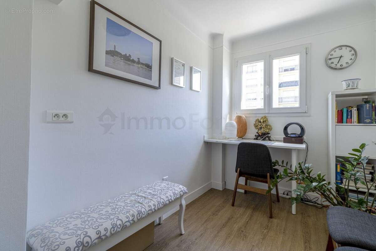 Appartement à CHARENTON-LE-PONT
