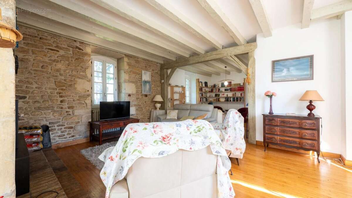 Maison à PUY-L'EVEQUE