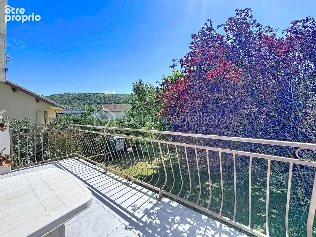 Maison familiale avec jardin de 700 m² – Quartier de la Commanderie – Échirolles - photo 10