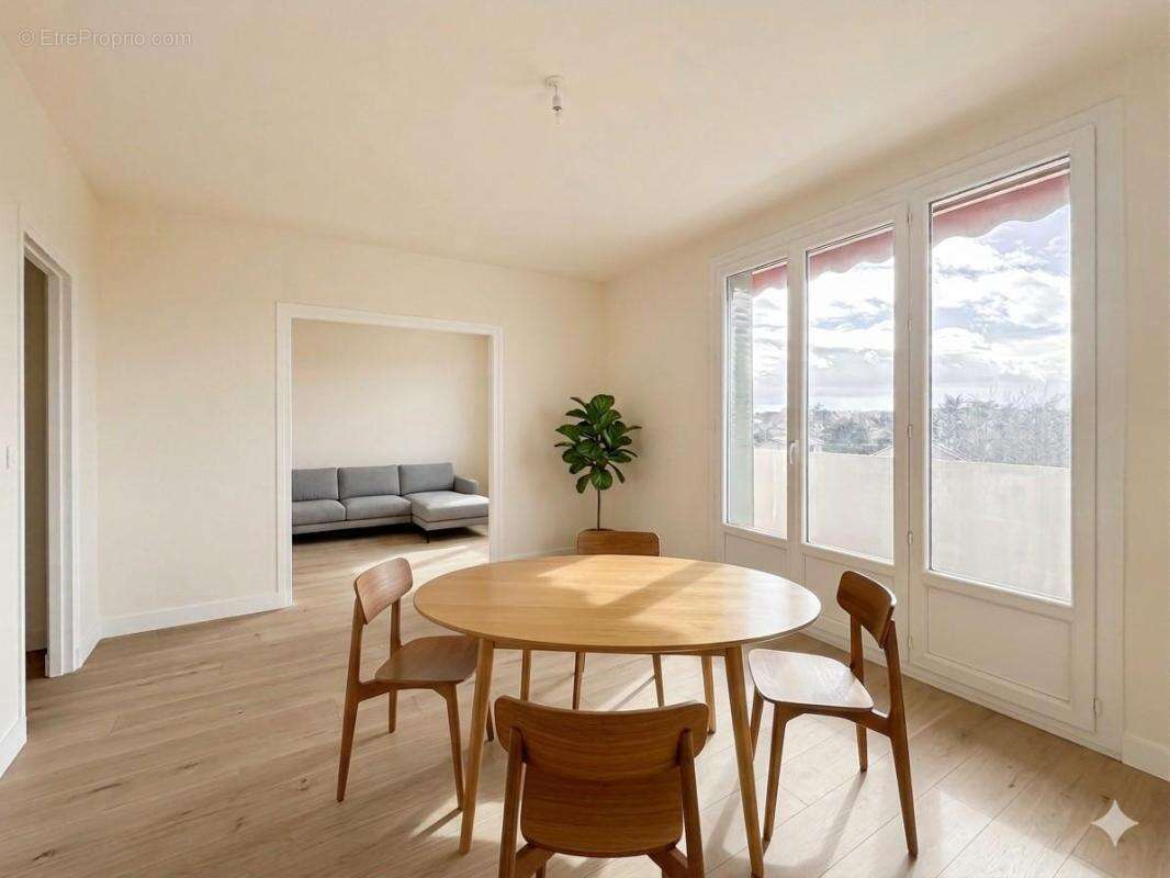 Appartement à LYON-5E