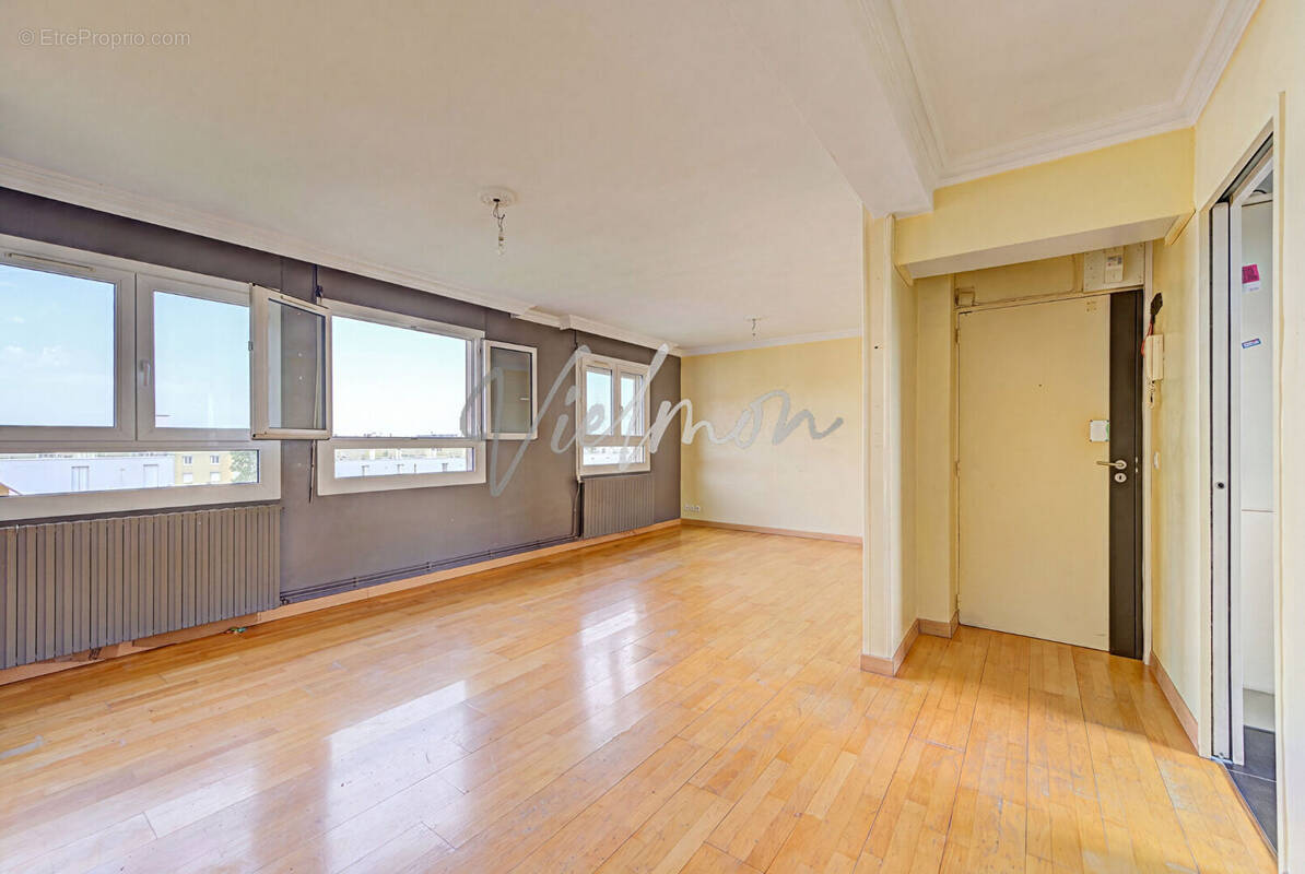 Appartement à SARTROUVILLE