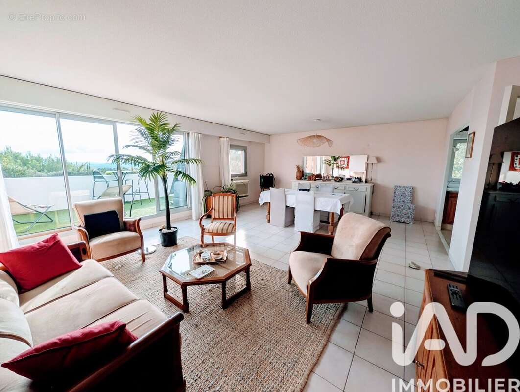 Photo 8 - Appartement à VILLENEUVE-LES-AVIGNON