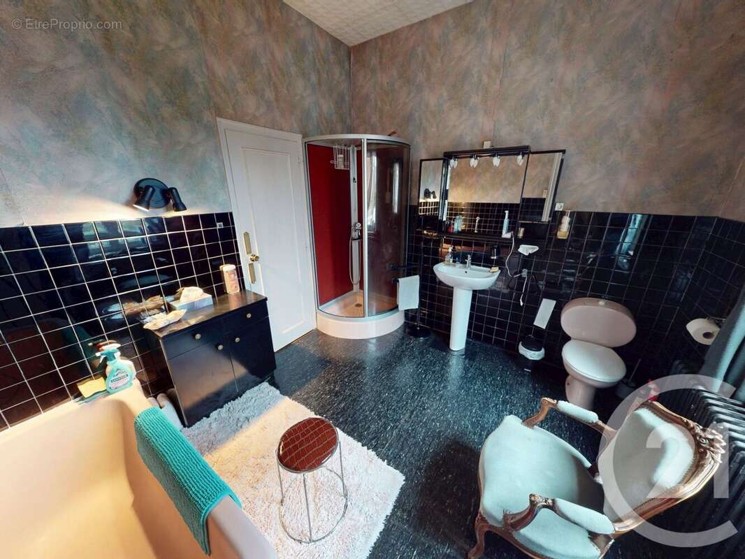 Autre à SAINT-QUENTIN