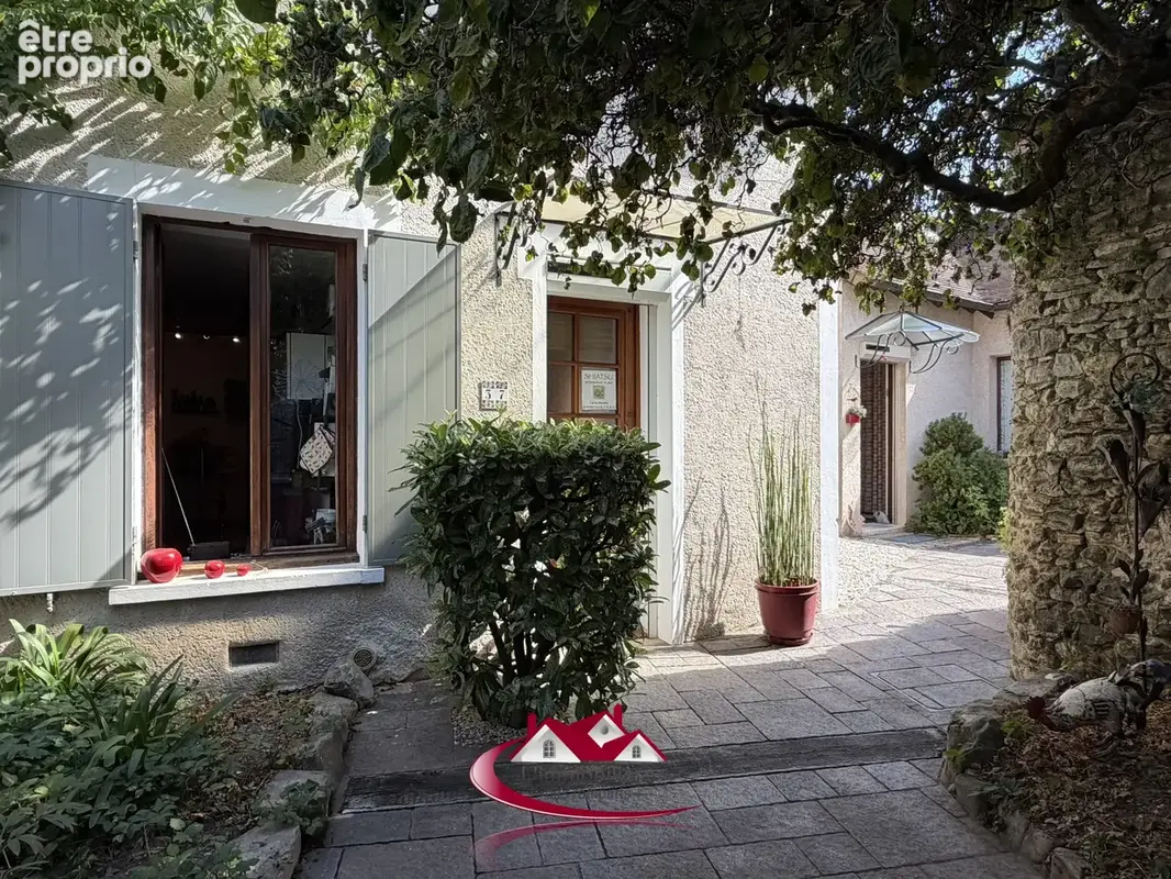 Maison à HOUDAN