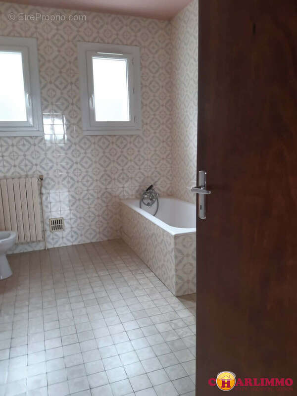 Maison 102 m² à Manot  - photo 6