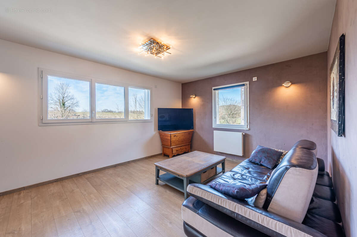 Appartement à SEYNOD