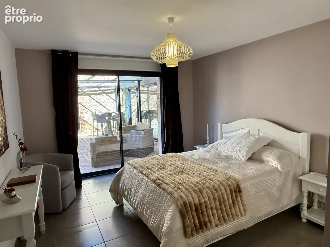 Magnifique maison en pierre entièrement rénovée, avec piscine et jardin arboré. - photo 22