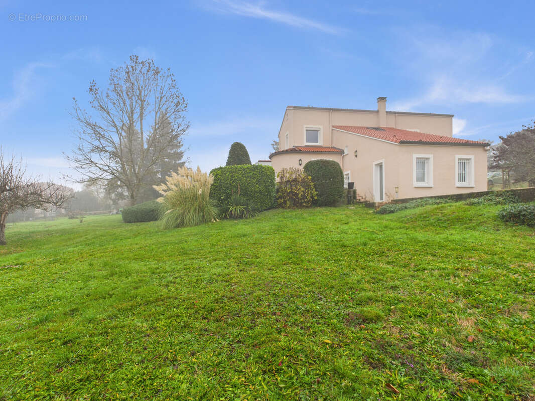 Maison à SAINT-FERREOL-D&#039;AUROURE