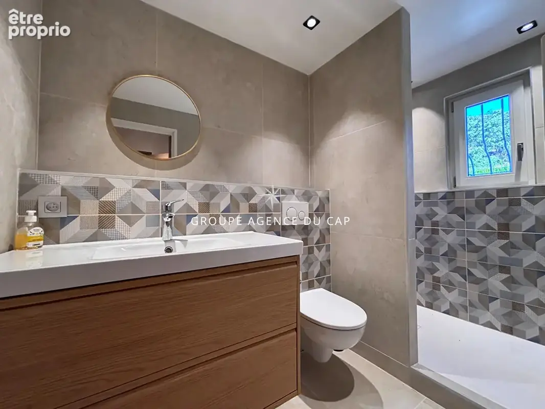 À vendre villa  6 pieces avec vue mer, piscine et parking, a pied des plages  aux issambres - photo 11