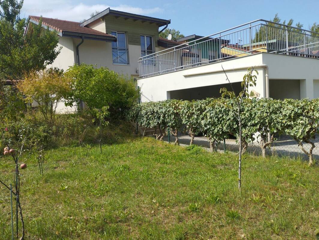 Maison à ETREMBIERES