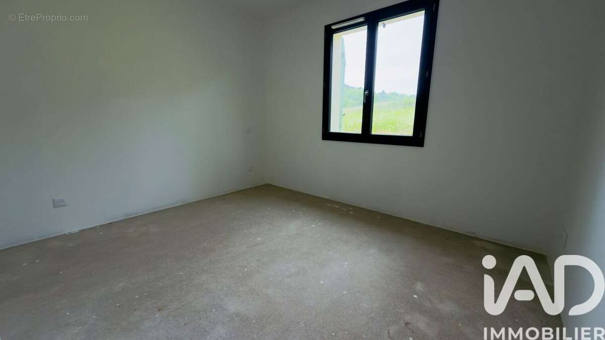 Maison 110 m² à Issac  - photo 8