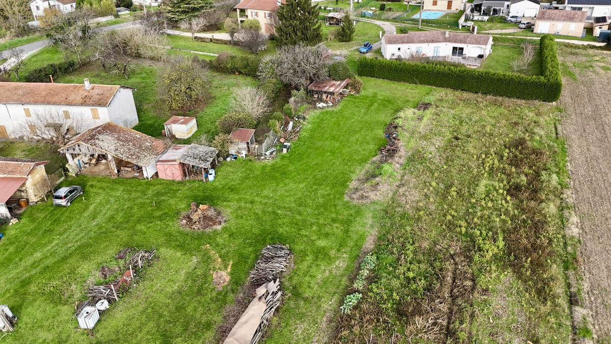 Terrain à SAINT-UZE