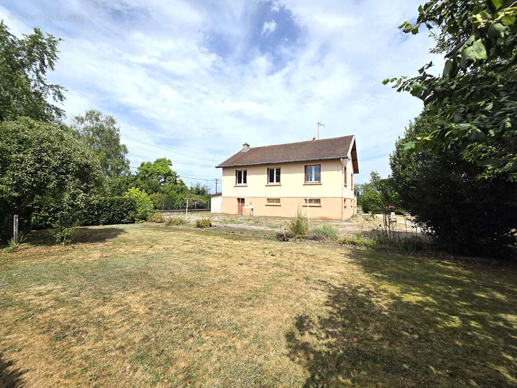 Maison individuelle de 75m²  à rénover - Terrain de 1 750 m² - Grenier aménageable - À 3 min de Bletterans - photo 14