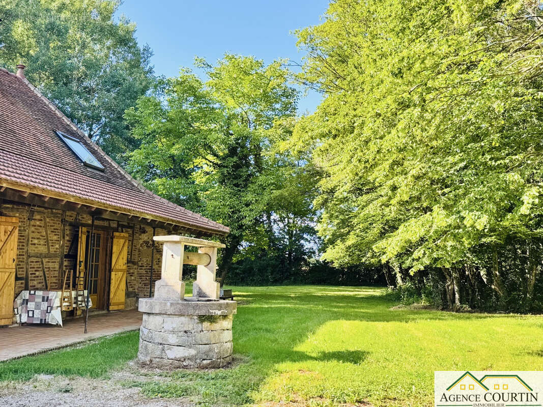 Maison à FRANGY-EN-BRESSE