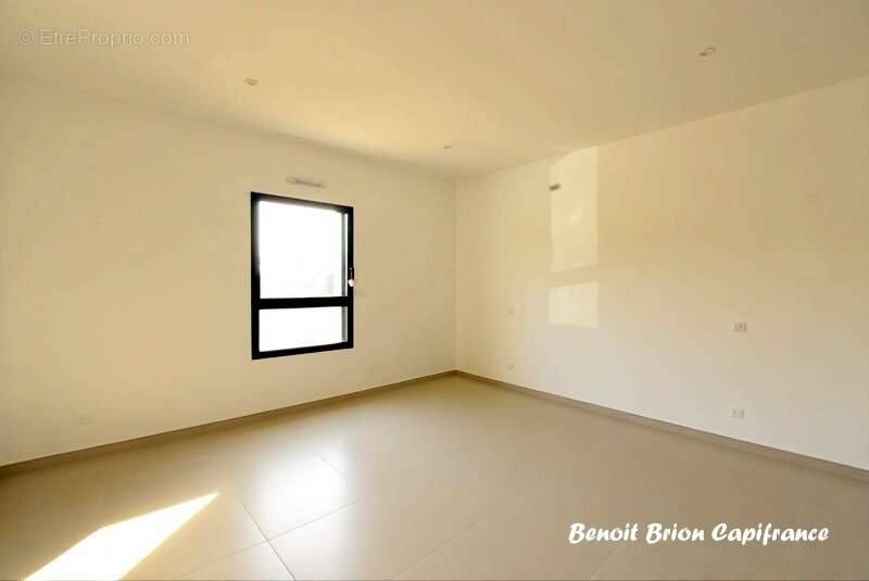 Maison à LA CHAPELLE-DES-FOUGERETZ