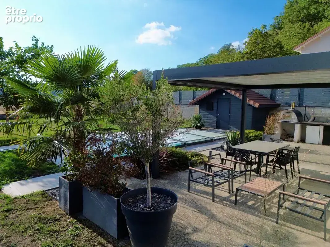 Maison À Vendre - Montferrat – Maison contemporaine avec piscine et vue dégagée - photo 14