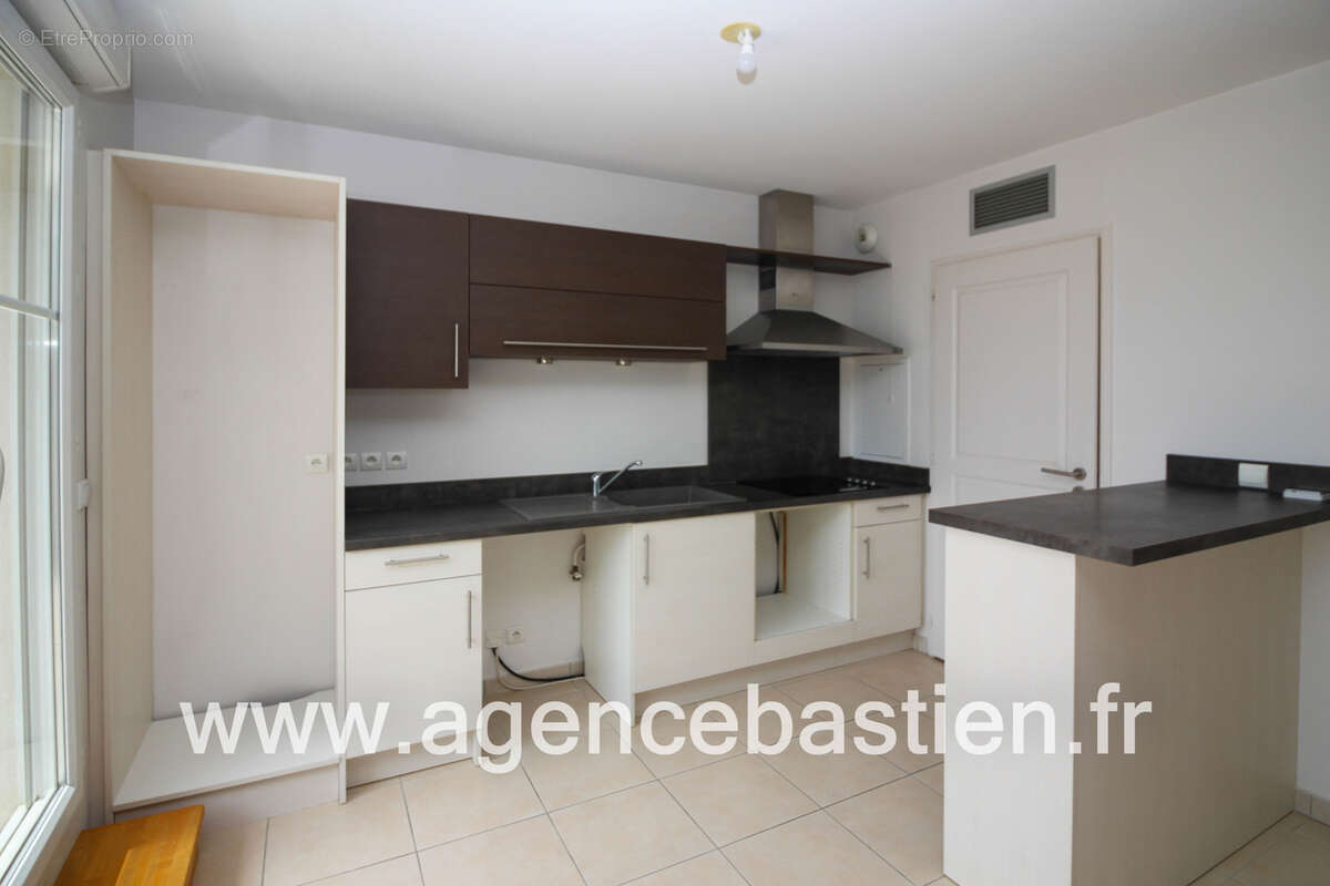 THOIRY   Appartement T4 - Dernier étage - proche centre ville - Exclusivité - photo 4