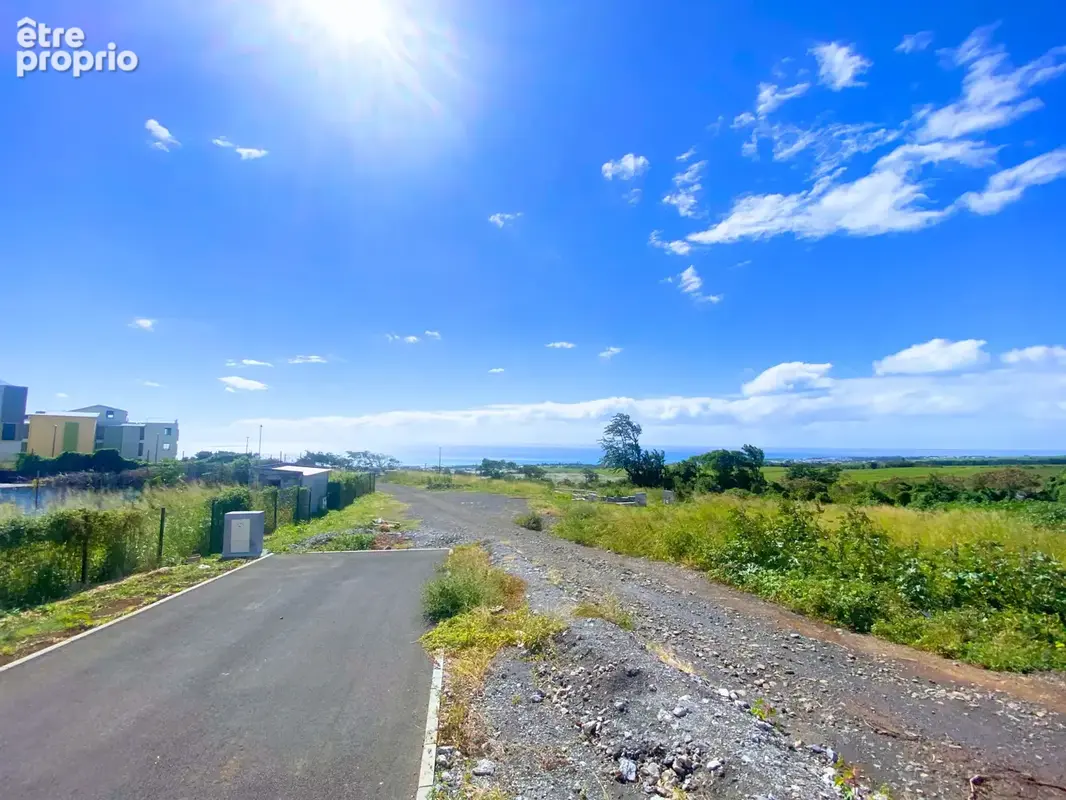 A vendre - Parcelle viabilisée de 375m2 dans le lotissement Le Hameau à Beauséjour - photo 8