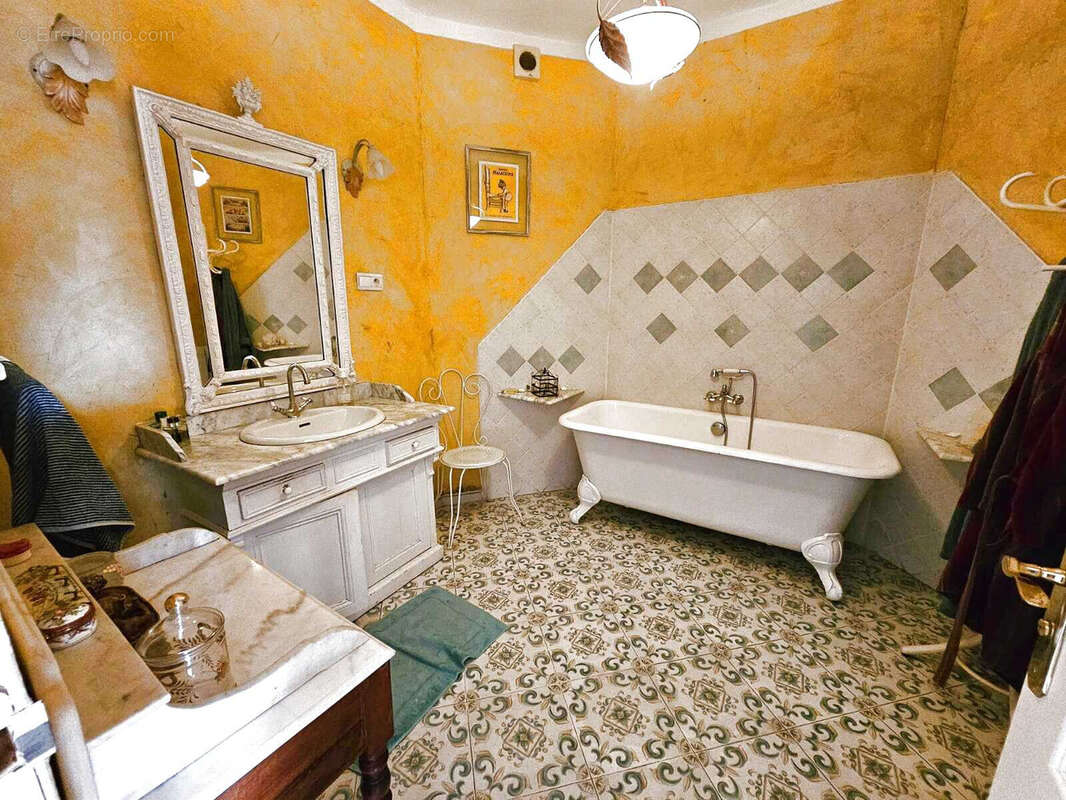 Maison à MARSEILLE-6E
